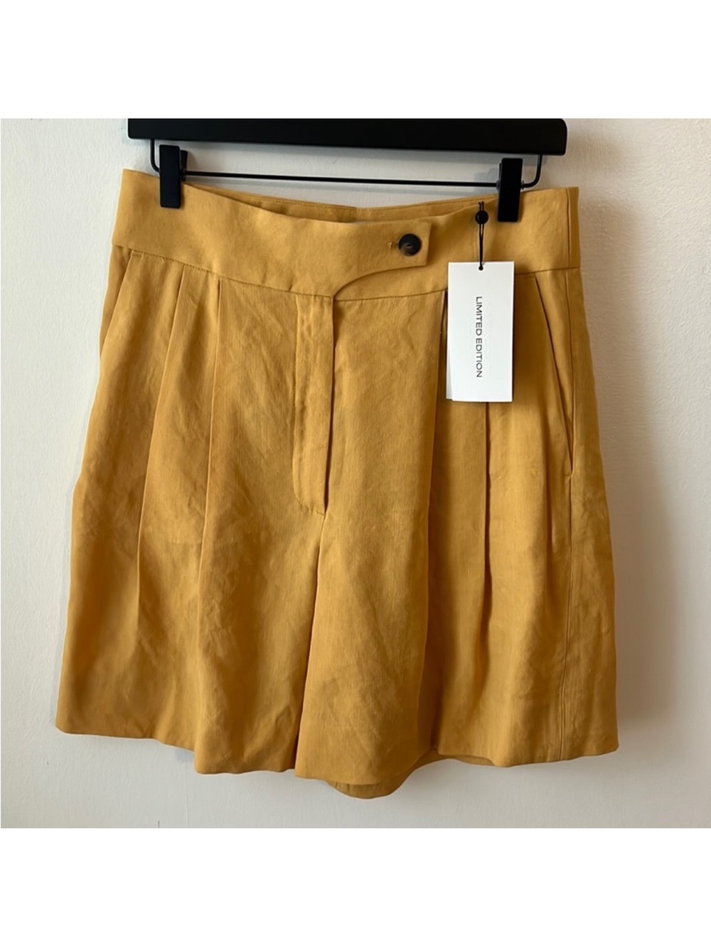 Massimo Dutti Limited Edition NWT Bermuda Shorts